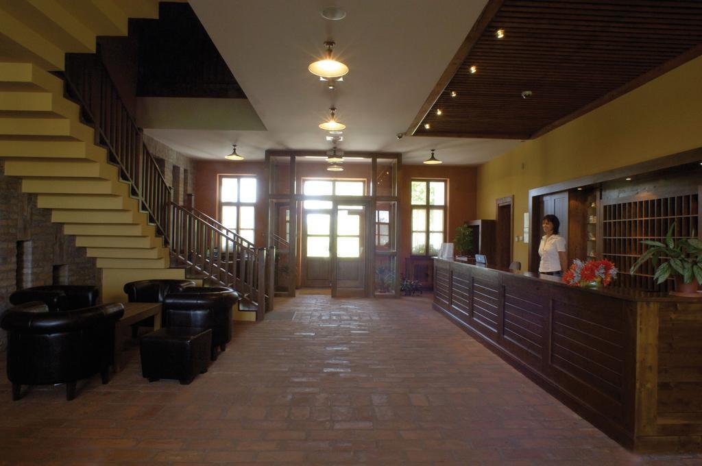 Sarlóspuszta Club Hotel Tatárszentgyörgy Exterior foto